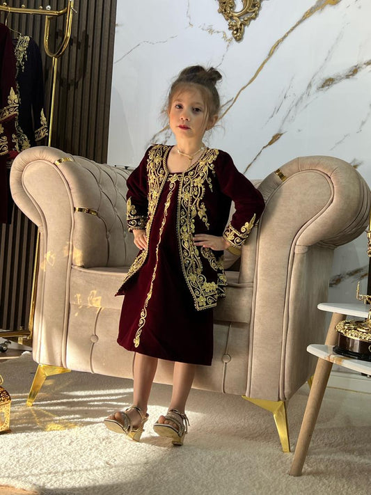 كاراكو بنات صغار